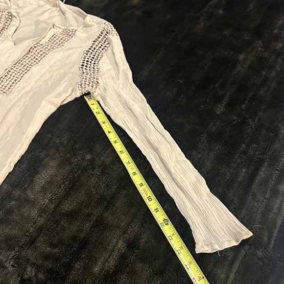 Joseph A. Elegant Cream Women's Top vneck below elbow see thru design and tie up - Picture 4 of 9